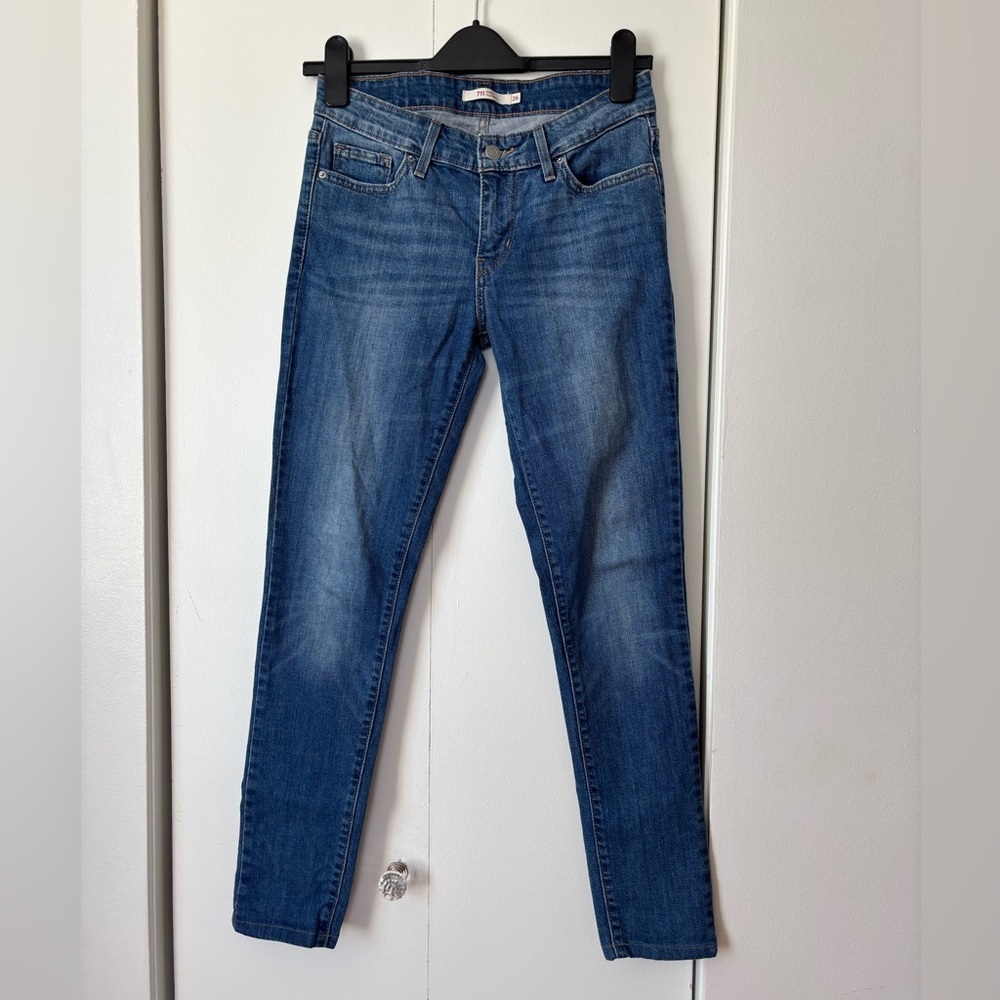 🎉Levi’s 711 Skinny Jeans – Size 26 ✨
